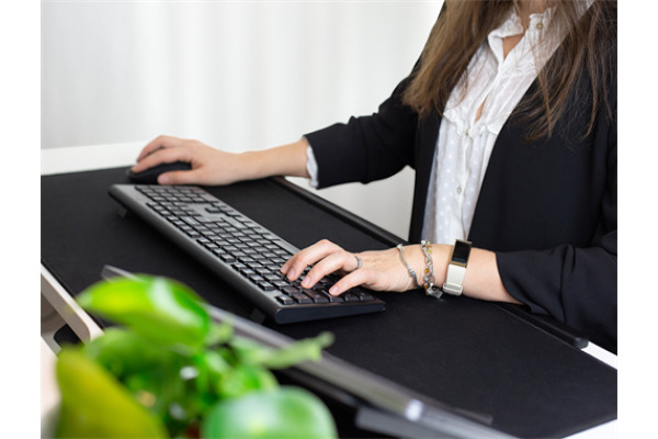 DELTACO Extra wide mousepad DELC-0100 & wireless charge 90x40